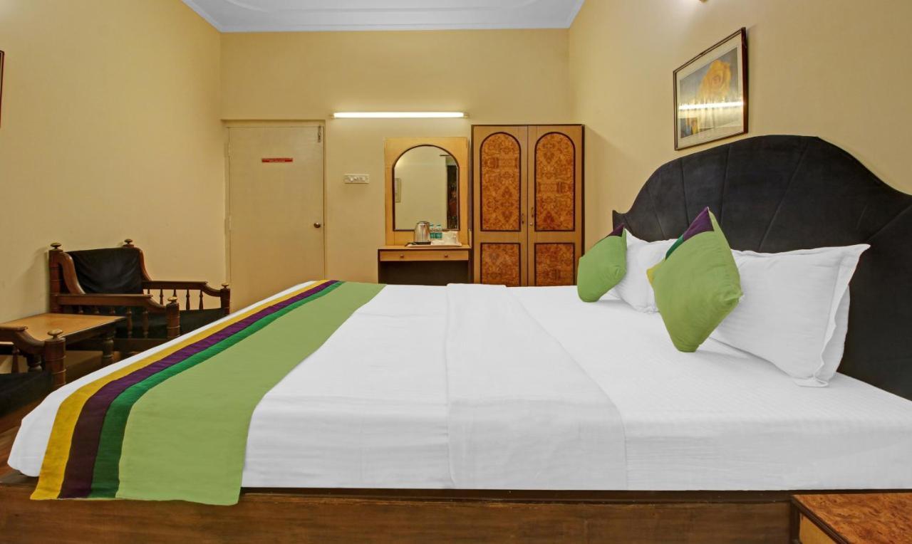 Treebo Mira Inn Calcutta Buitenkant foto