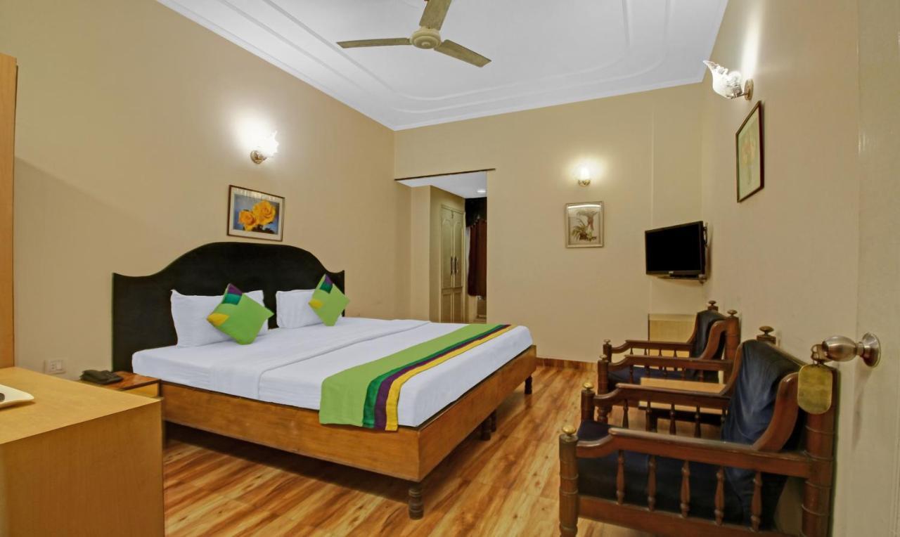 Treebo Mira Inn Calcutta Buitenkant foto