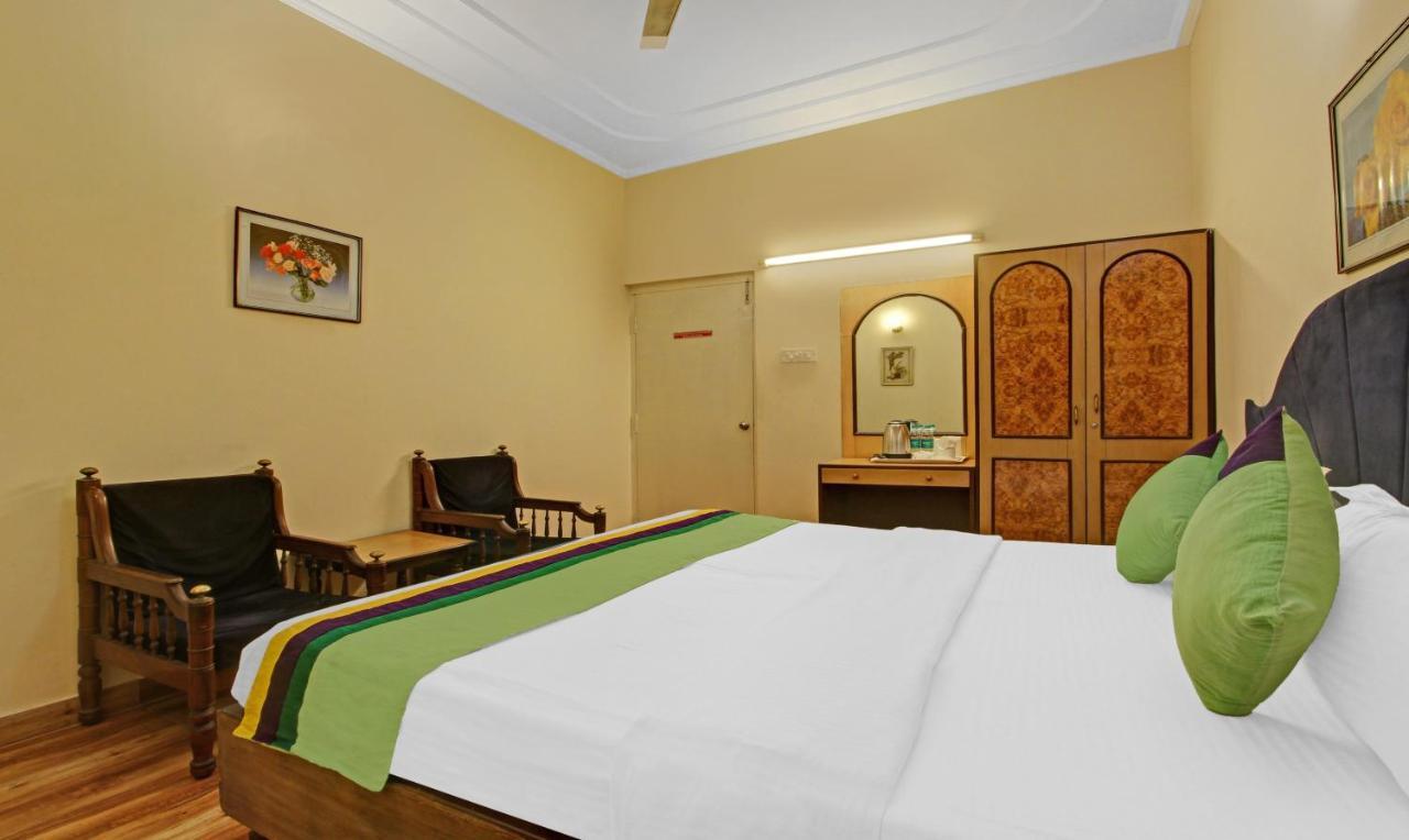 Treebo Mira Inn Calcutta Buitenkant foto