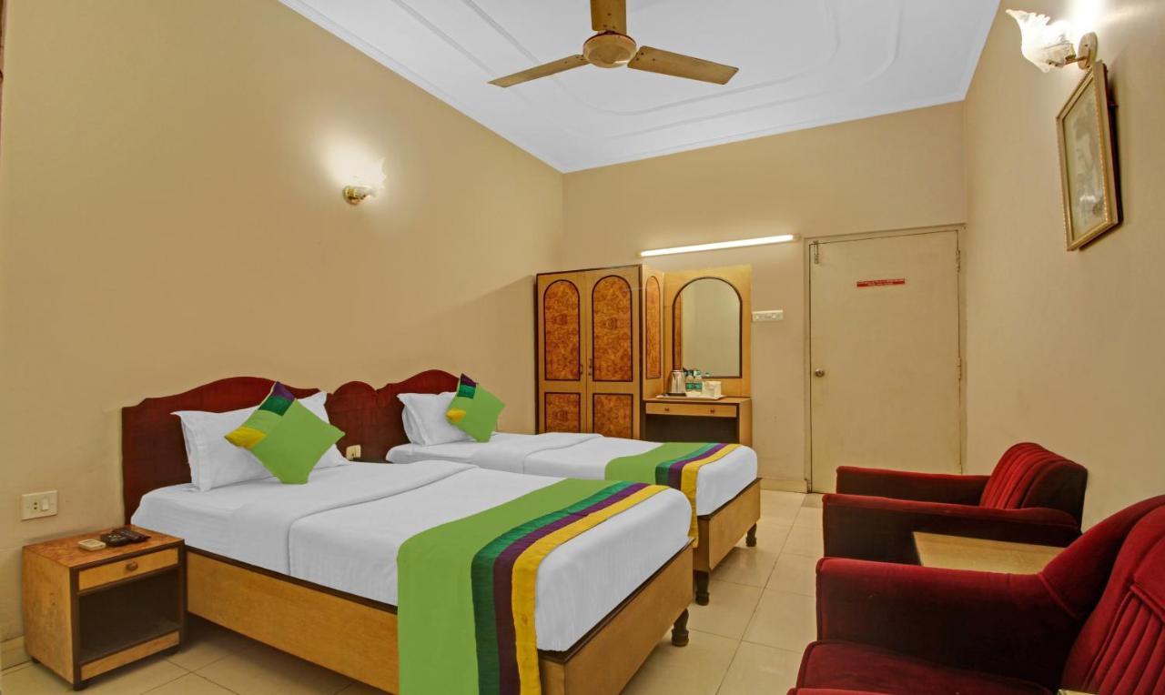Treebo Mira Inn Calcutta Buitenkant foto